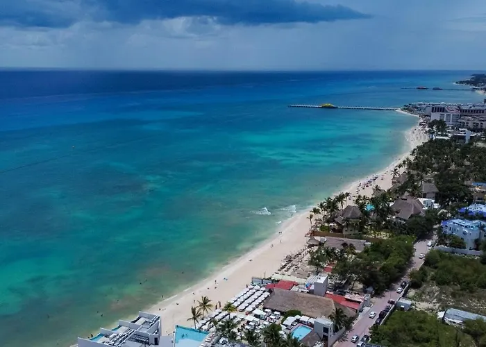Apartahotel The Elements Oceanfront & Beachside 4*