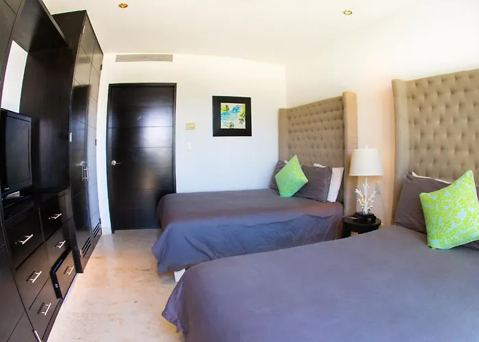 Apartahotel The Elements Oceanfront & Beachside 4*