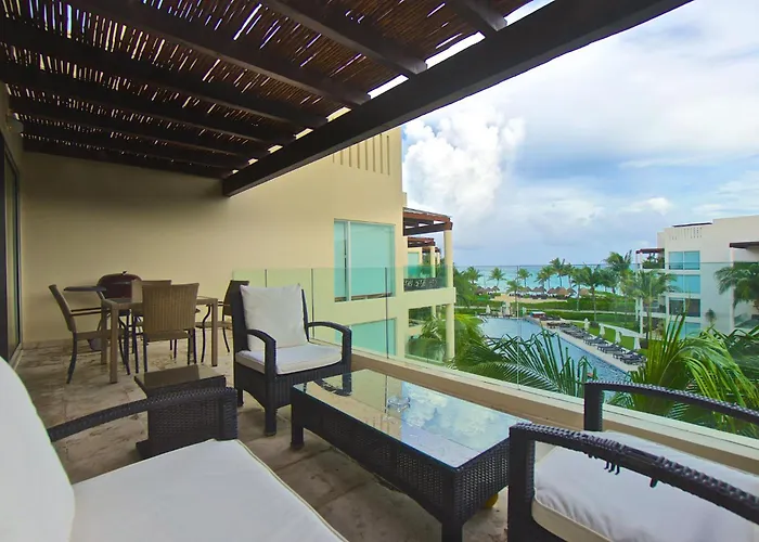 The Elements Oceanfront & Beachside Apartahotel Playa del Carmen