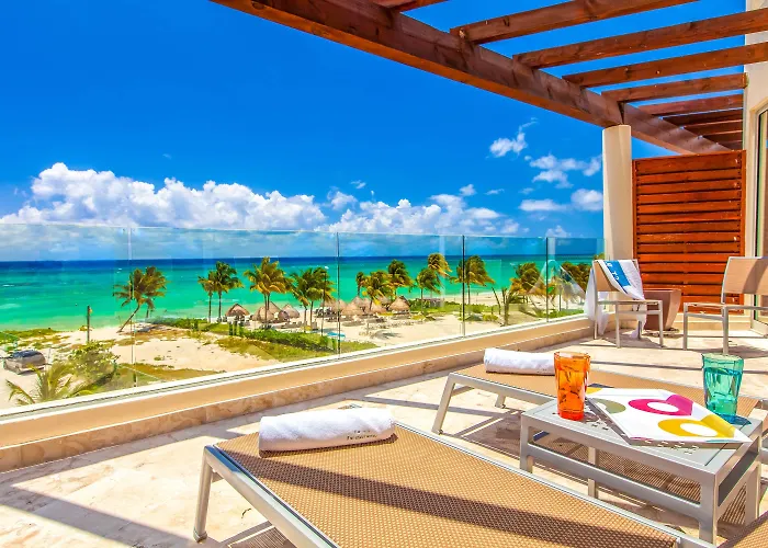 Apartahotel The Elements Oceanfront & Beachside Playa del Carmen