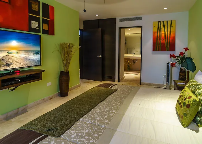 Apartahotel The Elements Oceanfront & Beachside 4*