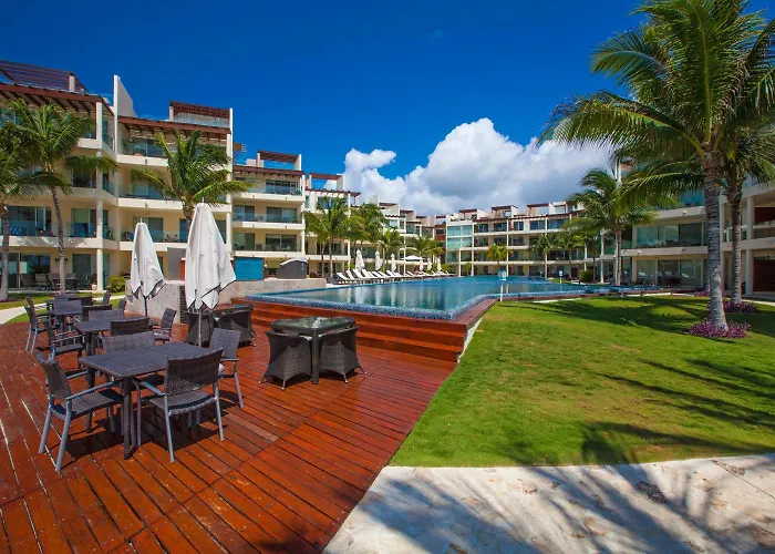 Aparthotel The Elements Oceanfront & Beachside 4*
