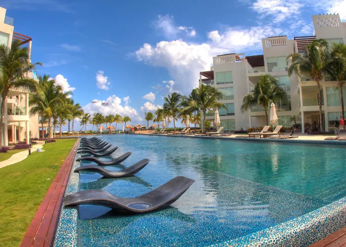 Aparthotel The Elements Oceanfront & Beachside 4*