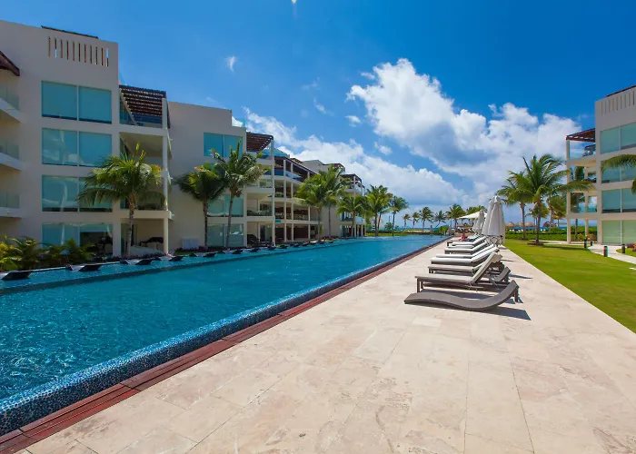 Aparthotel The Elements Oceanfront & Beachside